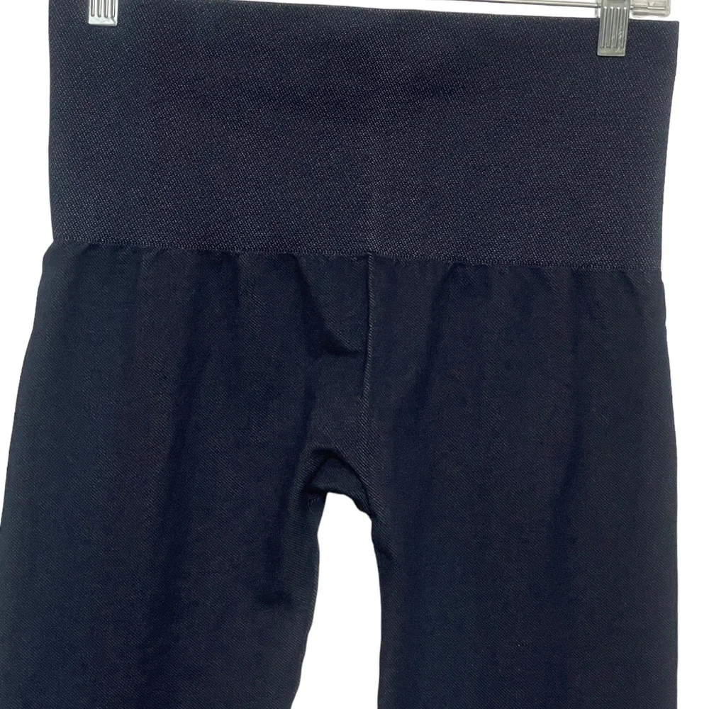 Assets by Spanx Large Charcoal Leggings Red Hat Label‎